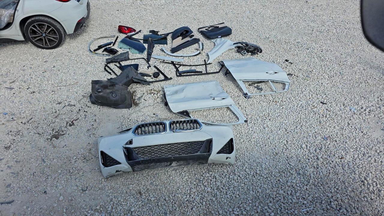 Фото: WBXYH9C04P5V31617