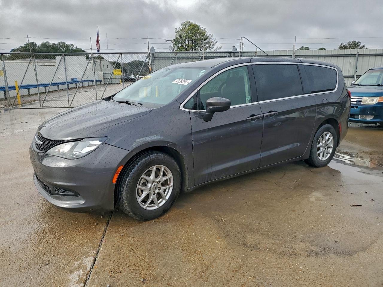 2022 Chrysler Voyager Lx