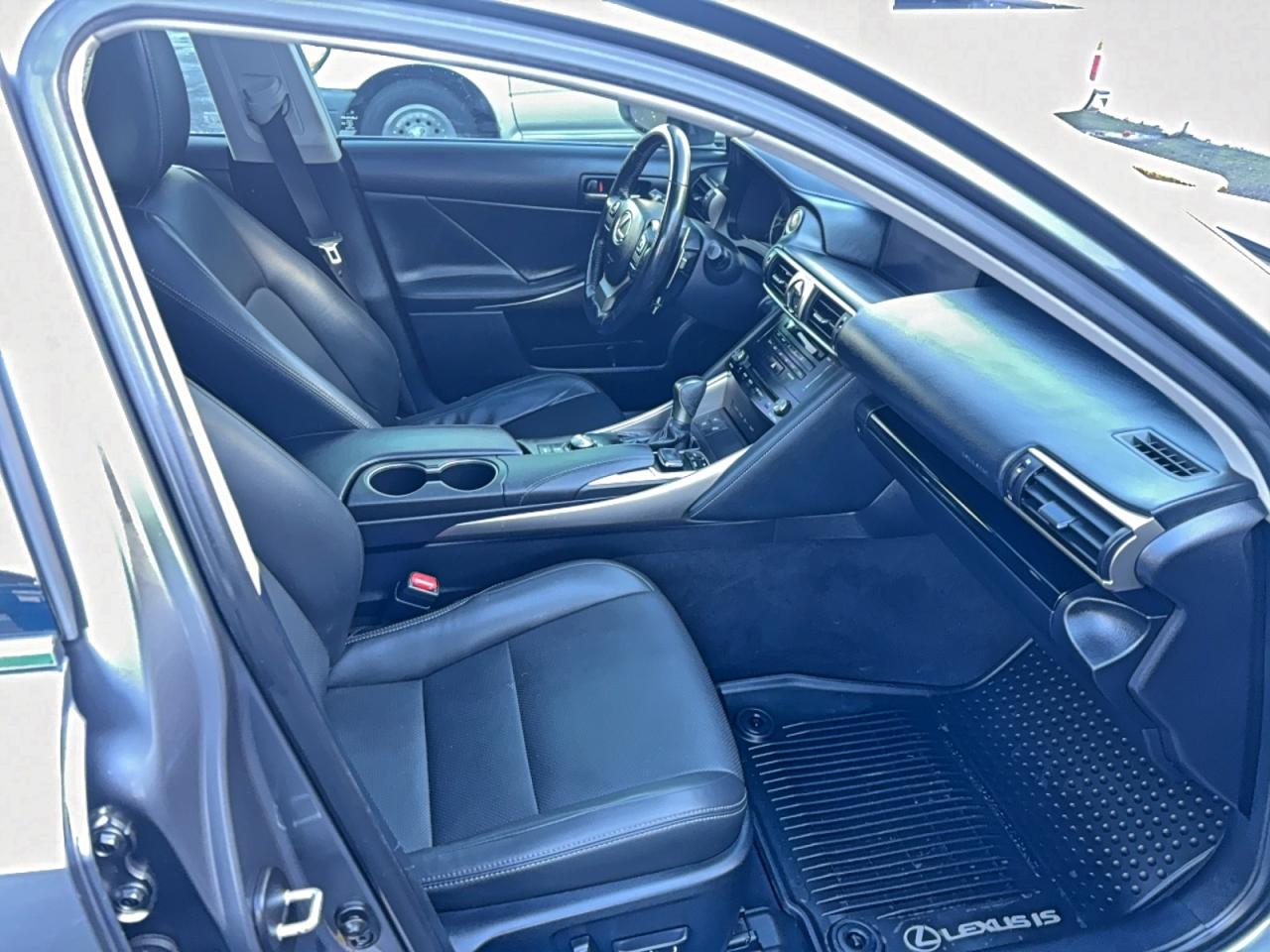 2017 Lexus Is 300 VIN: JTHCM1D2XH5014973 Lot: 98239575