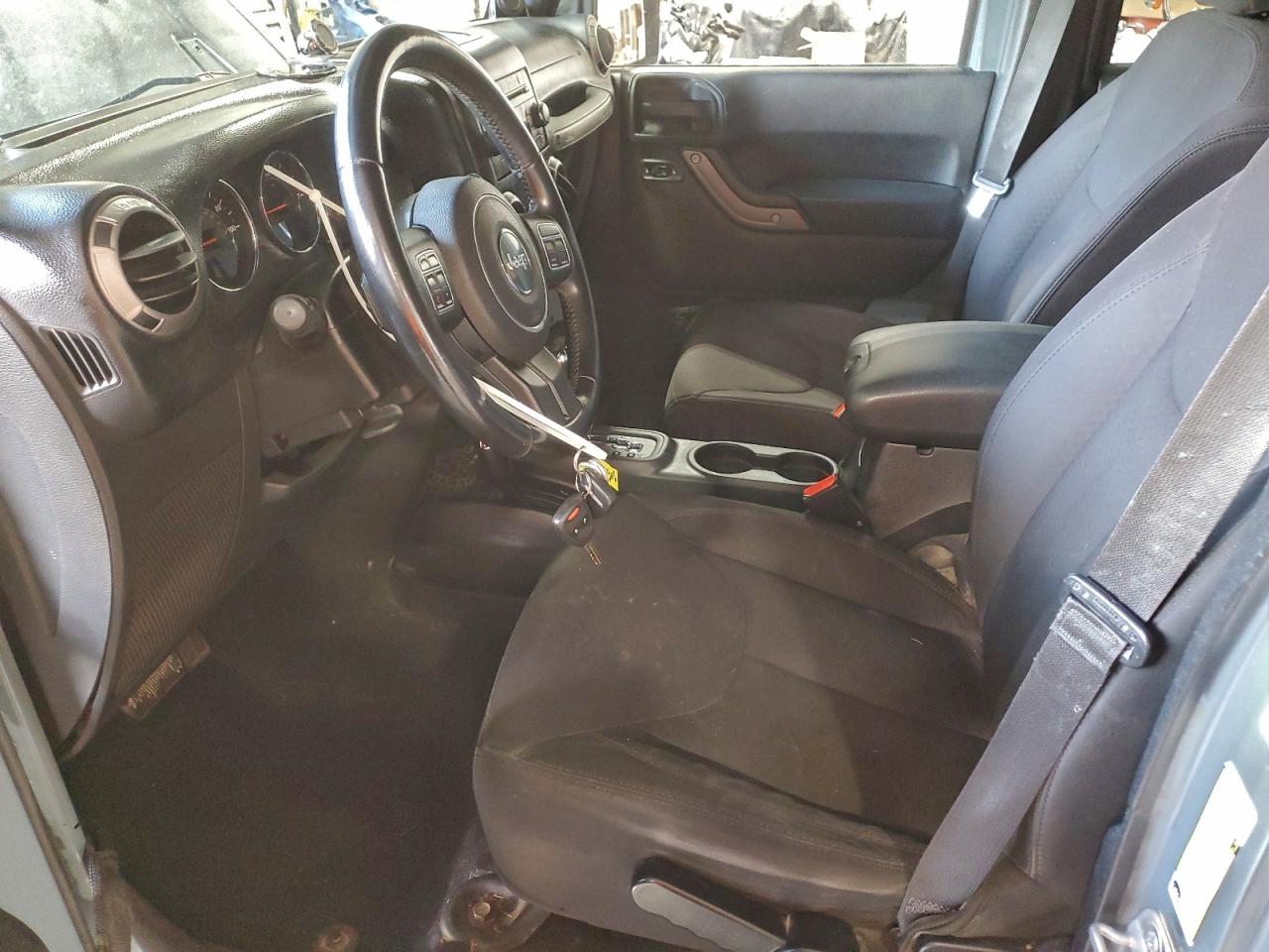 2014 Jeep Wrangler Unlimited Sport VIN: 1C4BJWDG3EL263802 Lot: 97258225