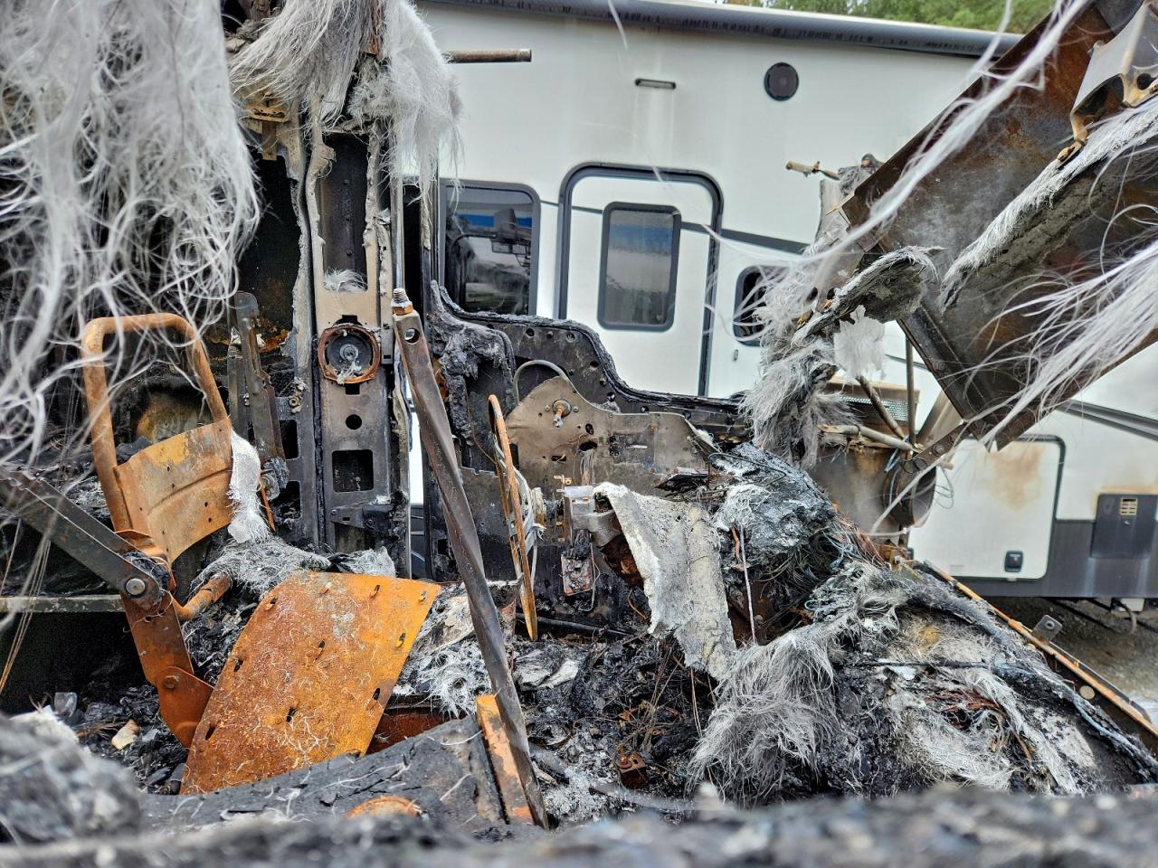 2007 Kenworth W900 Semi Truck VIN: 1XKWDB9X17R170792 Lot: 94043845