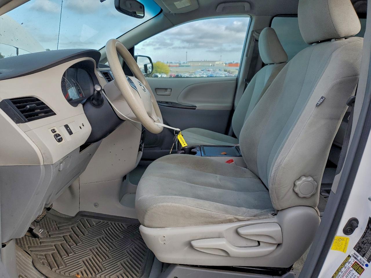 2012 Toyota Sienna VIN: 5TDZK3DC8CS206708 Lot: 94950905