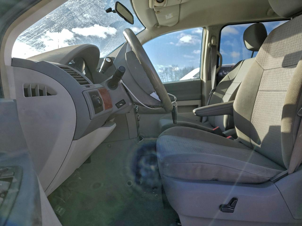 2008 Chrysler Town & Country Lx VIN: 2A8HR44H78R115978 Lot: 93944235