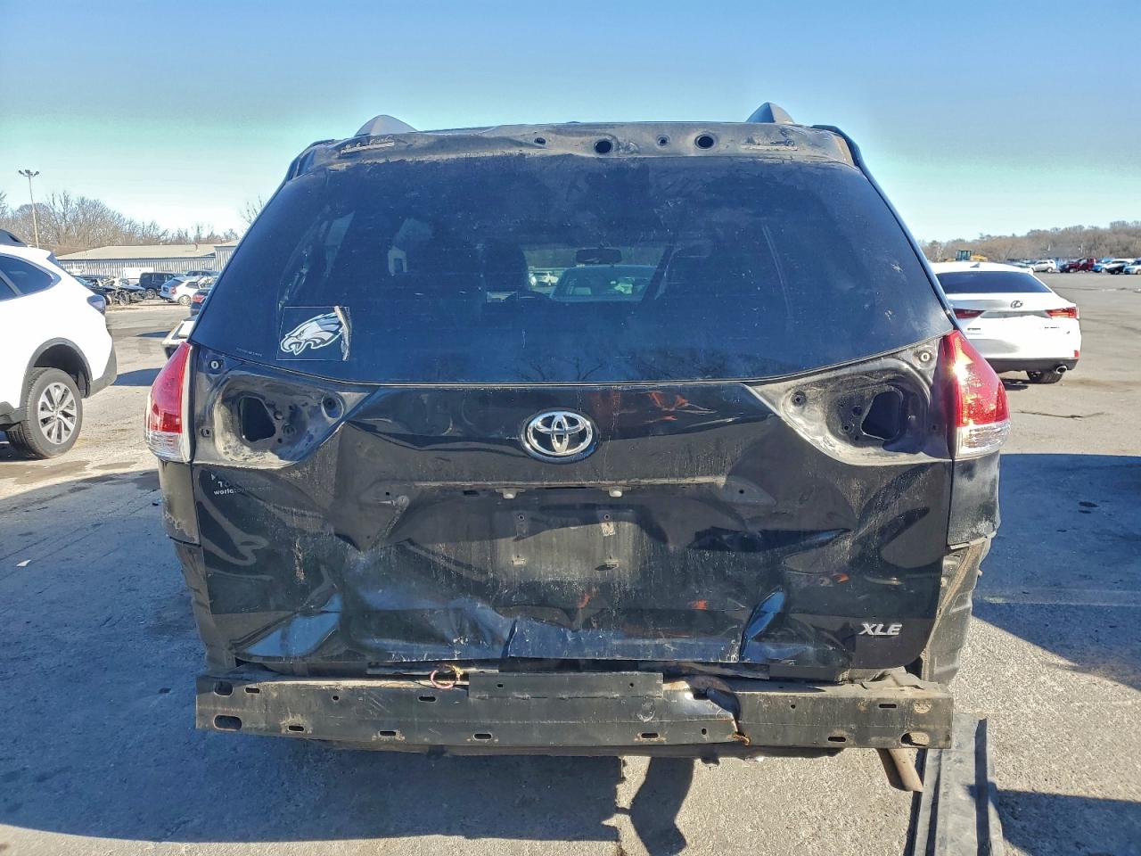 2011 Toyota Sienna Xle VIN: 5TDYK3DC4BS108575 Lot: 93846495