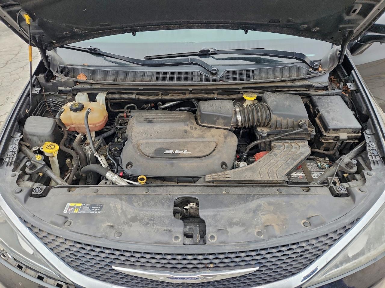 2017 Chrysler Pacifica Touring L VIN: 2C4RC1BG3HR576486 Lot: 95263085