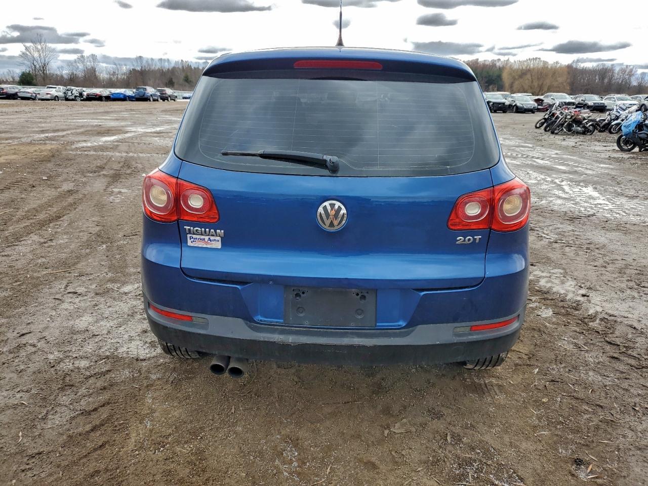 2010 Volkswagen Tiguan S VIN: WVGAV7AX7AW003451 Lot: 94698705