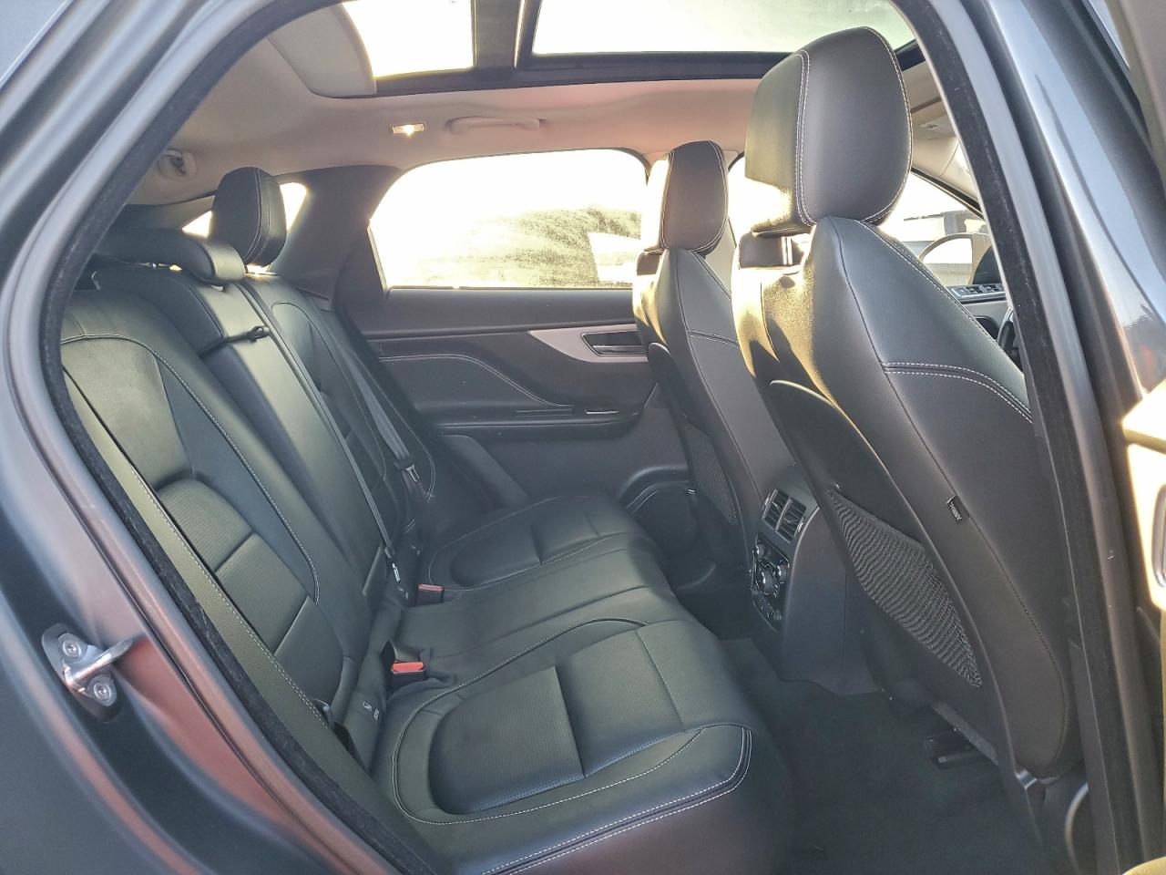 2017 Jaguar F-Pace R - Sport VIN: SADCL2BV5HA046989 Lot: 95926175