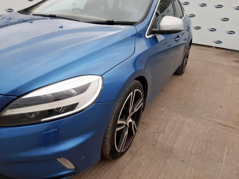 2016 VOLVO V40 D4 [190] R DESIGN PRO 5DR