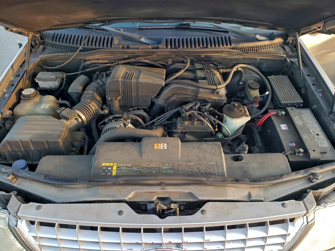 2002 Ford Explorer Limited VIN: 1FMDU65E22ZA92574 Lot: 95105335