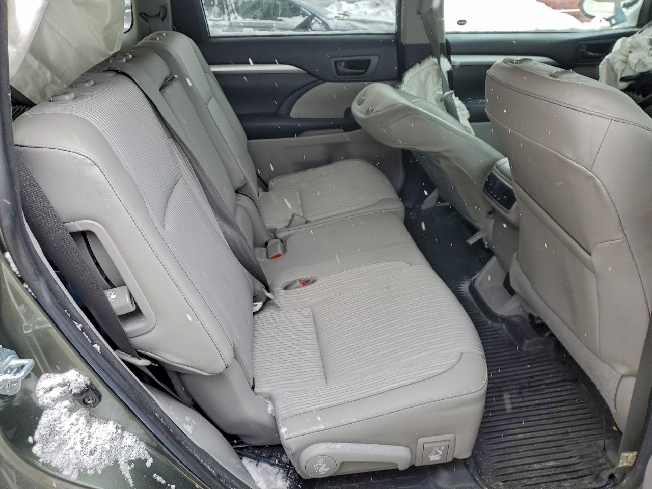 2018 Toyota Highlander Le VIN: 5TDBZRFH1JS485666 Lot: 93787925