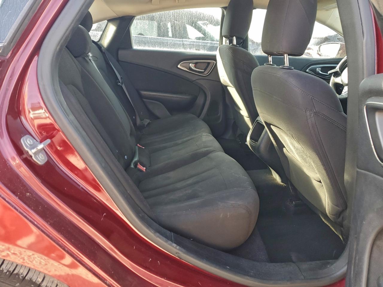 2015 Chrysler 200 Limited VIN: 1C3CCCAB6FN616775 Lot: 95389795