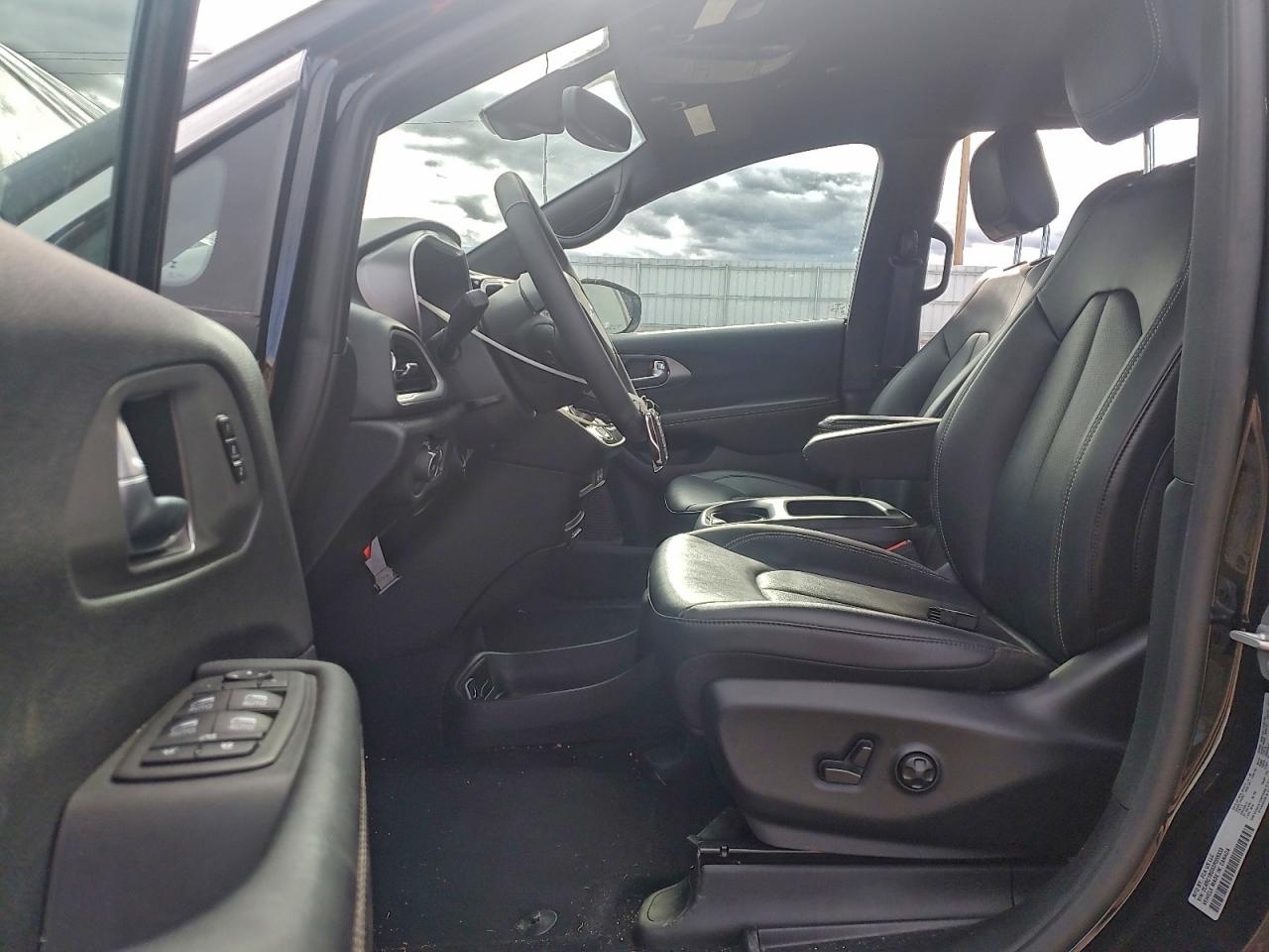 2025 Chrysler Pacifica Select VIN: 2C4RC1BG6SR555333 Lot: 96041485