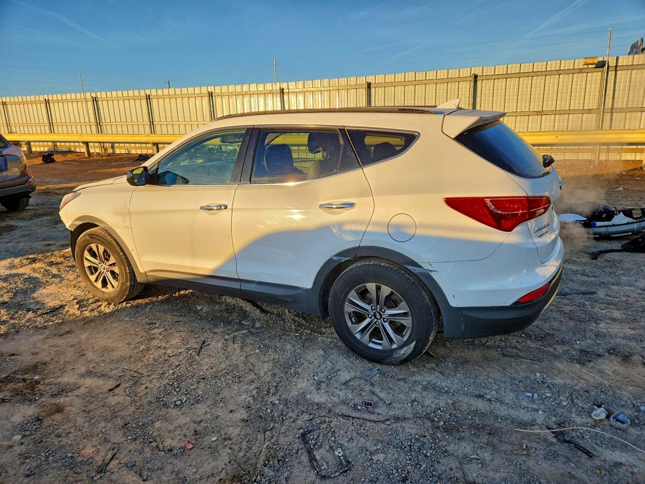 2016 Hyundai Santa Fe Sport VIN: 5XYZUDLB3GG311992 Lot: 97758655