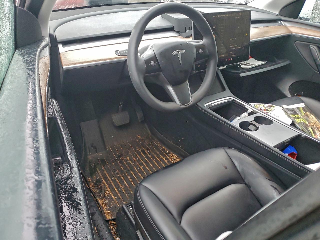 2023 Tesla Model Y VIN: 7SAYGDEE2PF647072 Lot: 96142445