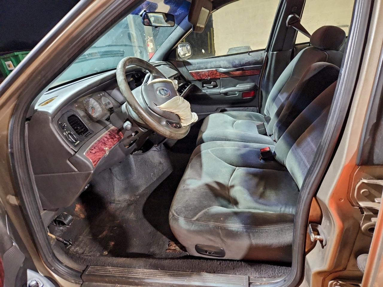 2001 Mercury Grand Marquis Gs VIN: 2MEFM74W31X662579 Lot: 94908525