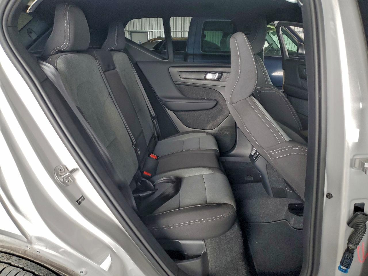 2024 Volvo Xc40 Core VIN: YV4L12UK8R2342098 Lot: 96051845