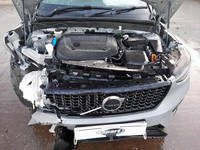 2023 VOLVO XC40 2.0 B3P PLUS DARK 5DR AUTO