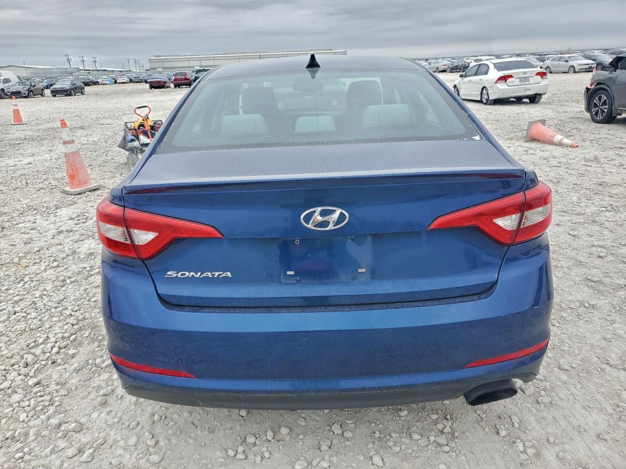 2017 Hyundai Sonata Se VIN: 5NPE24AF4HH570799 Lot: 97215385