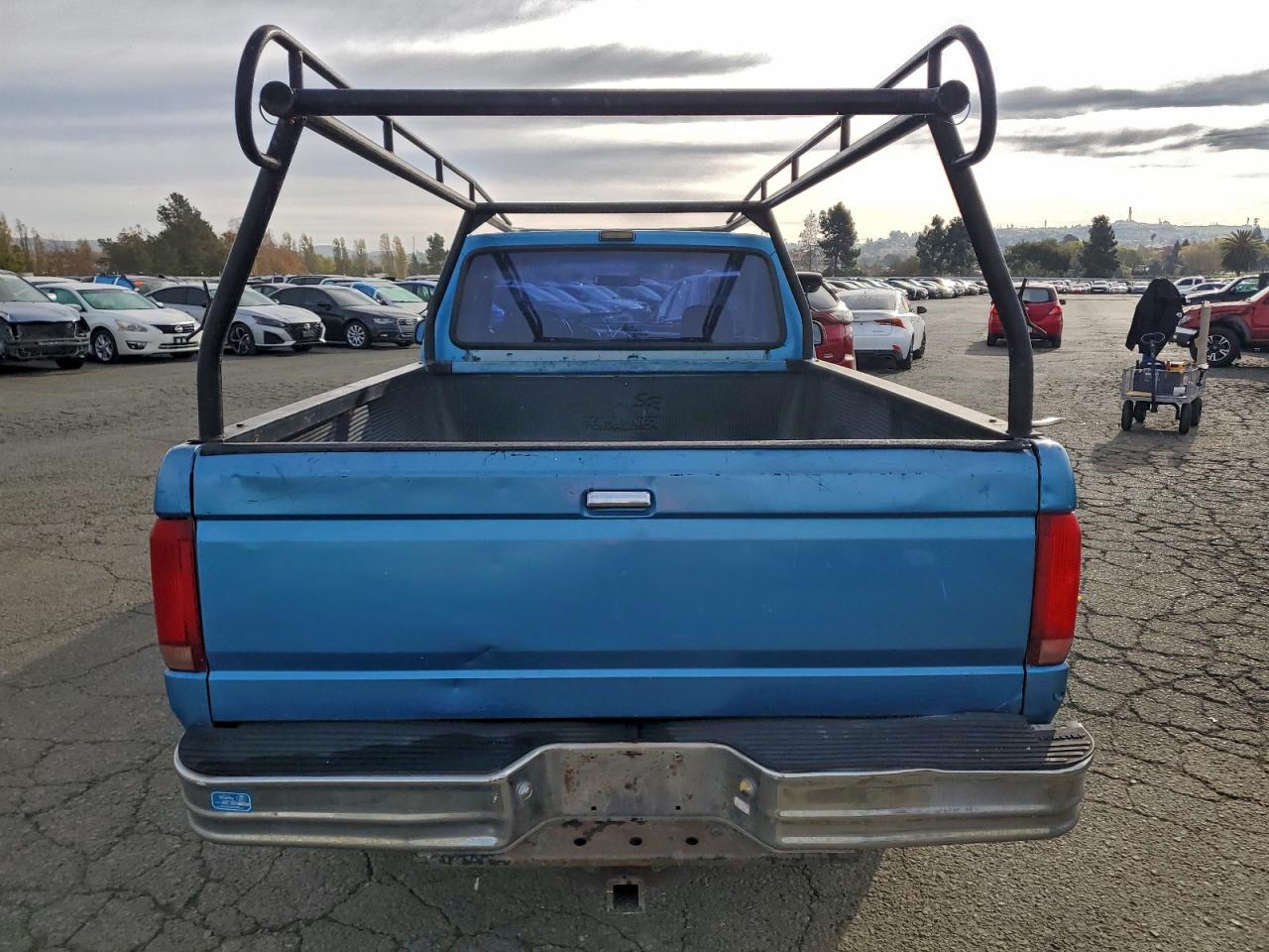1992 Ford F150 VIN: 1FTEX15Y5NKA14672 Lot: 94912015