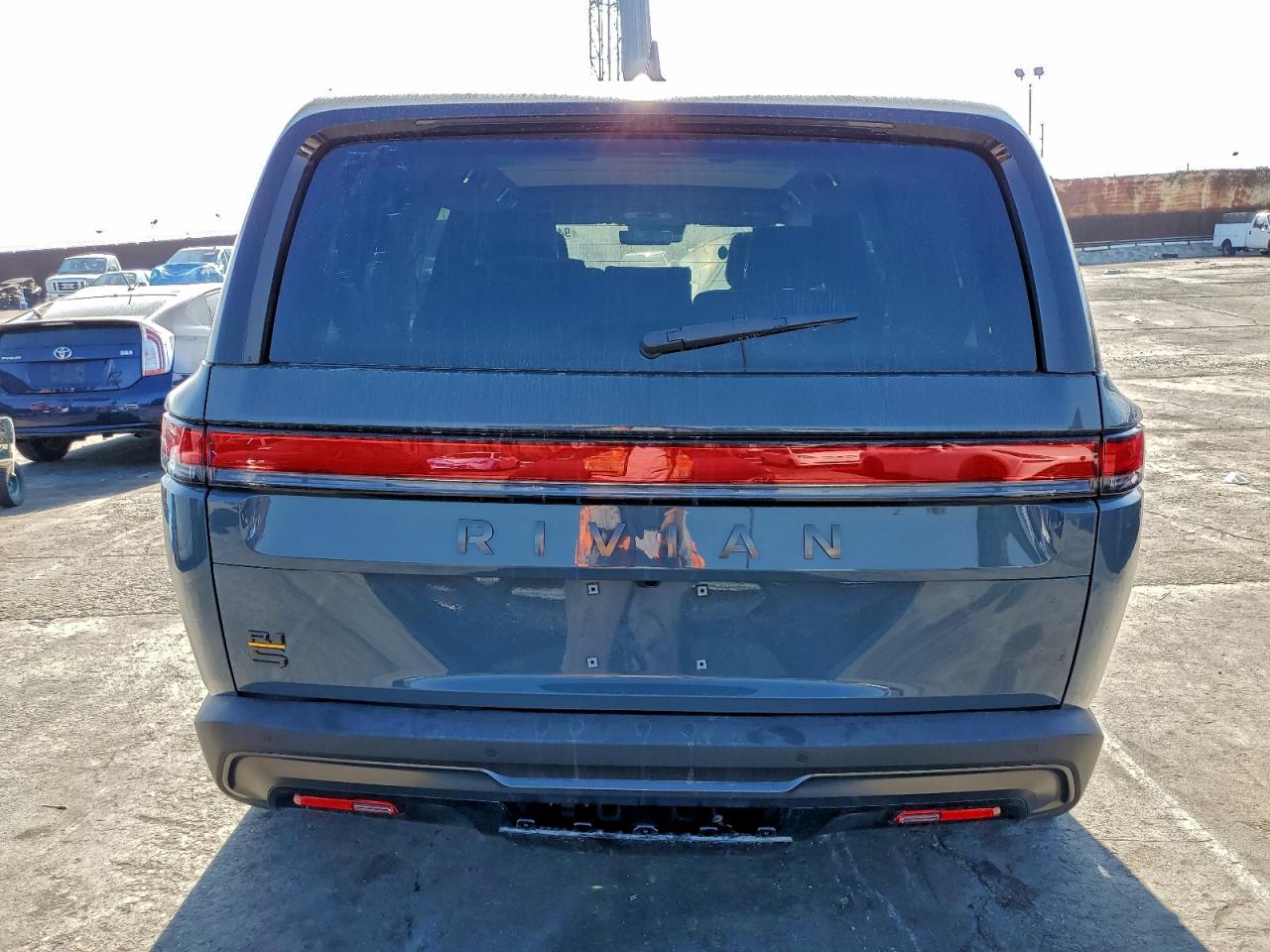 2025 Rivian R1S Premium VIN: 7PDSGCBP7SN075194 Lot: 94693855