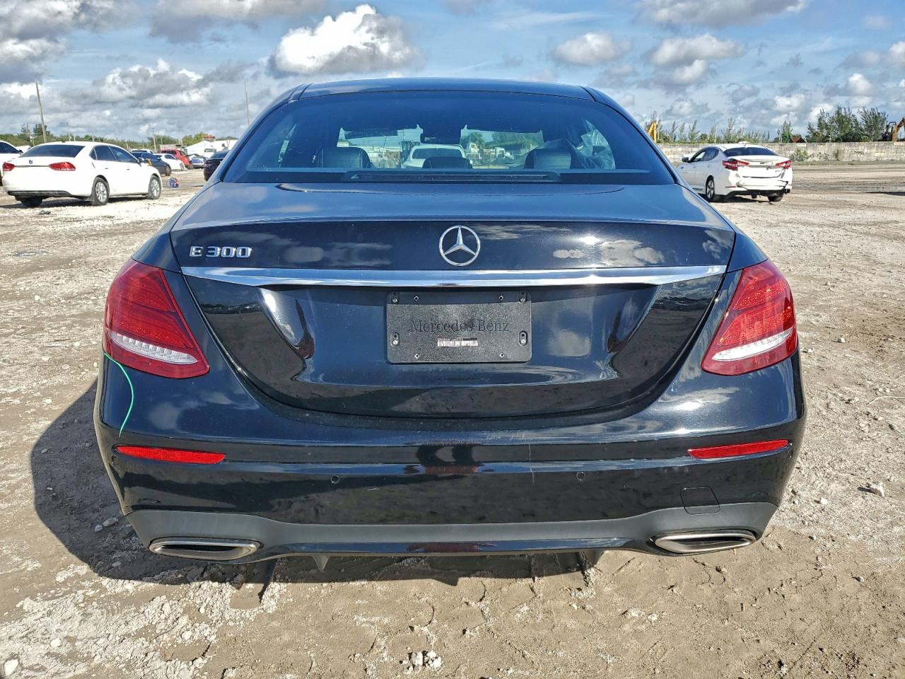 2018 Mercedes-Benz E 300 VIN: WDDZF4JB1JA483514 Lot: 94494655