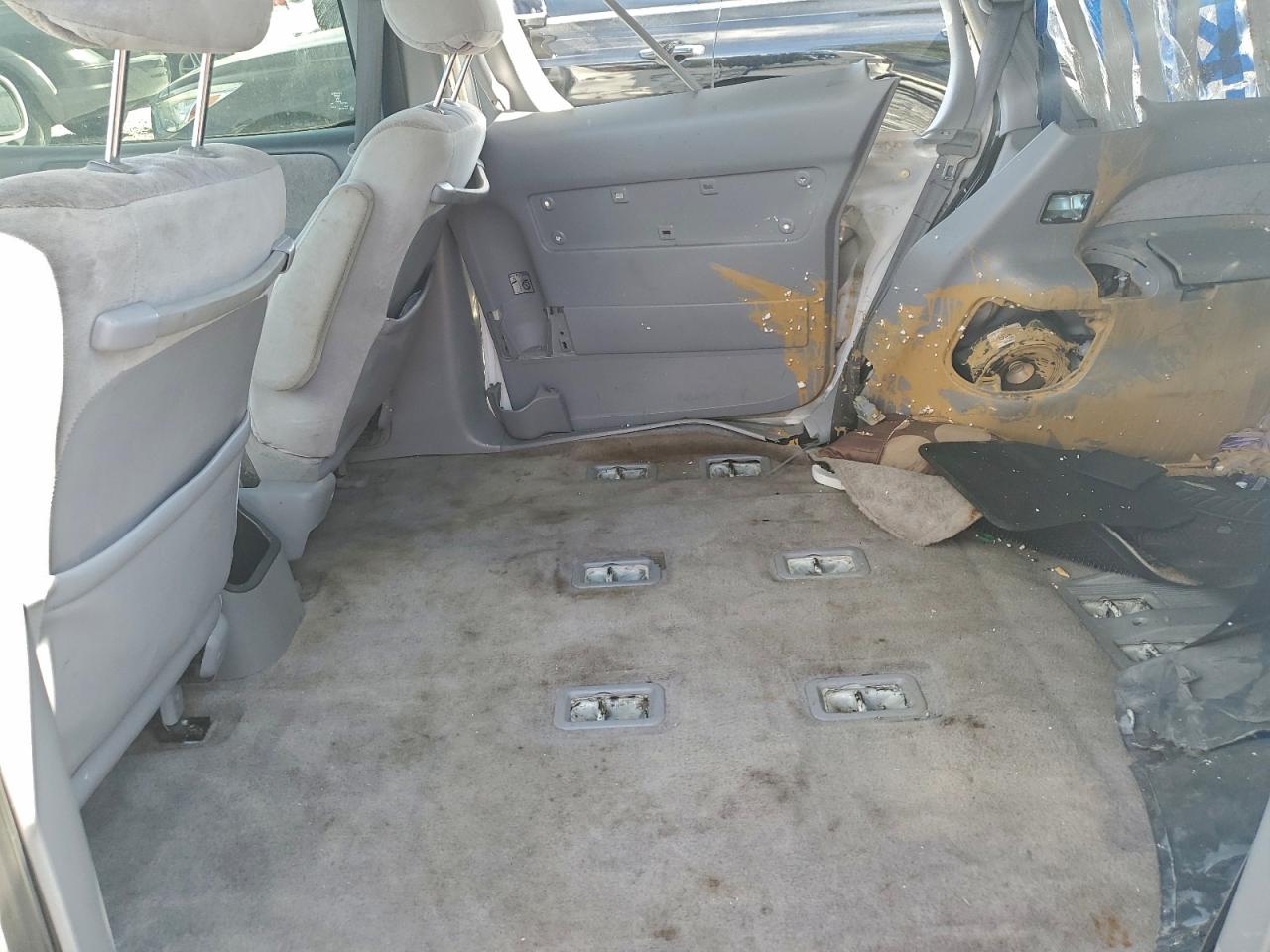 1998 Toyota Sienna Le VIN: 4T3ZF13CXWU066898 Lot: 95279375