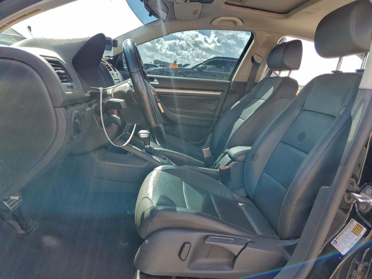 2006 Volkswagen Jetta 2.5 Option Package 1 VIN: 3VWSF81KX6M644209 Lot: 94932355