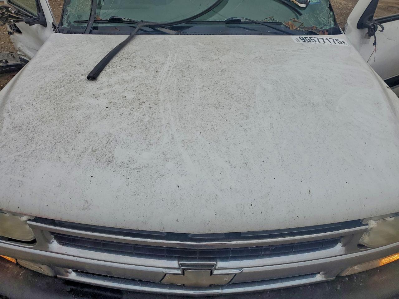 2000 Chevrolet Suburban K1500 VIN: 3GNFK16TXYG170988 Lot: 95577175