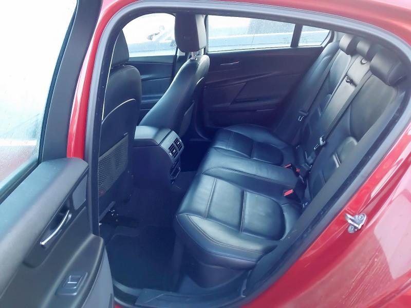 2015 JAGUAR XE 2.0D PRESTIGE 4DR