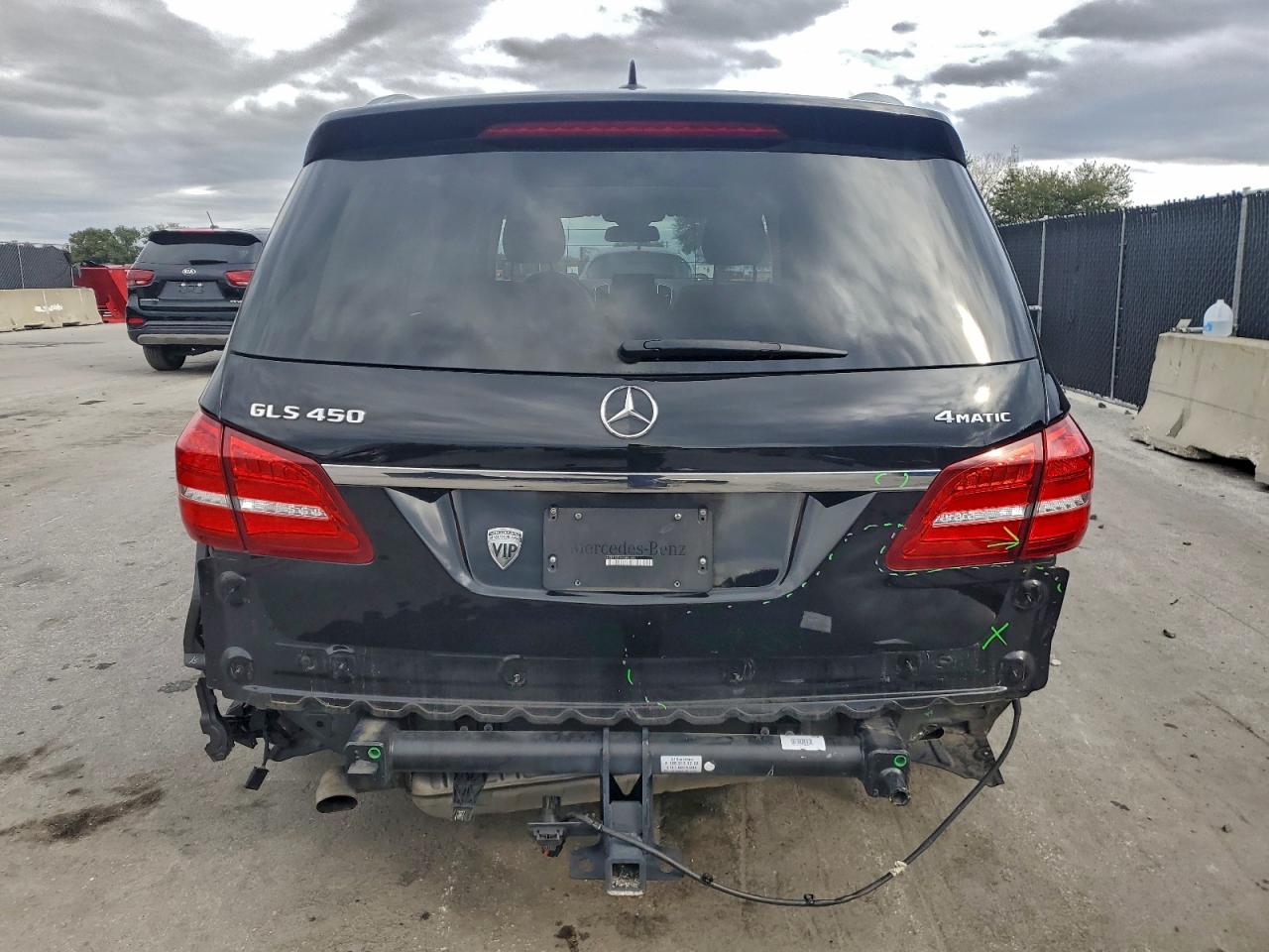 Фото: 4JGDF6EEXHA883985