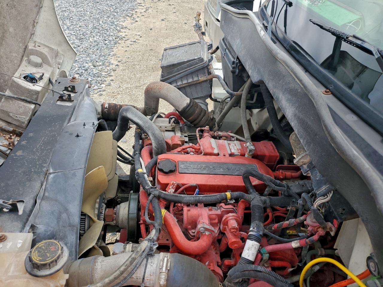 2019 International 4300 Rollback Truck VIN: 1HTMMMMN1KH045975 Lot: 96300055