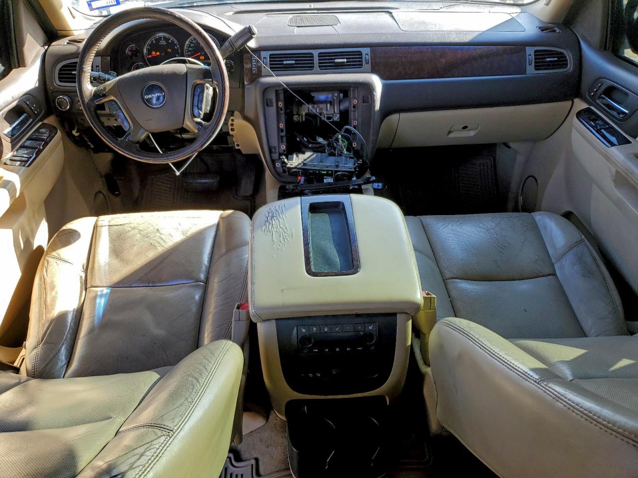 2010 GMC Yukon Xl Denali VIN: 1GKUCMEF3AR138372 Lot: 96093375