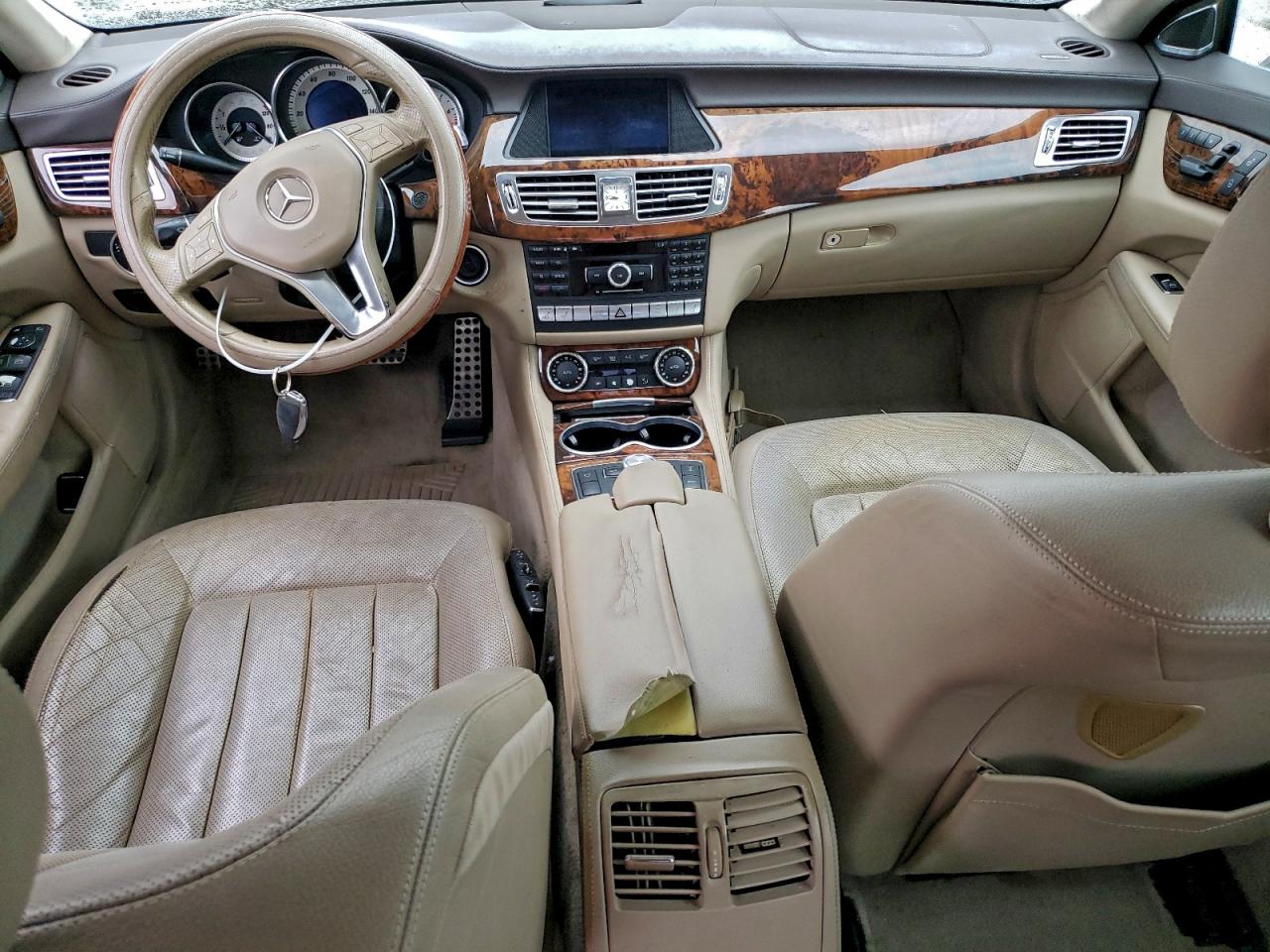 Фото: WDDLJ7DBXCA015429