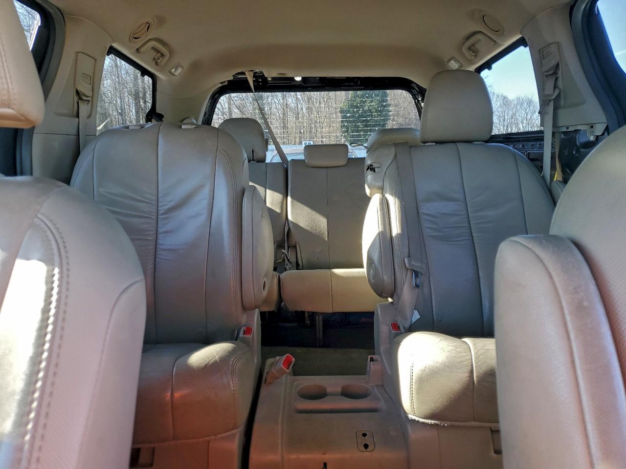 2011 Toyota Sienna Xle VIN: 5TDYK3DC4BS108575 Lot: 93846495