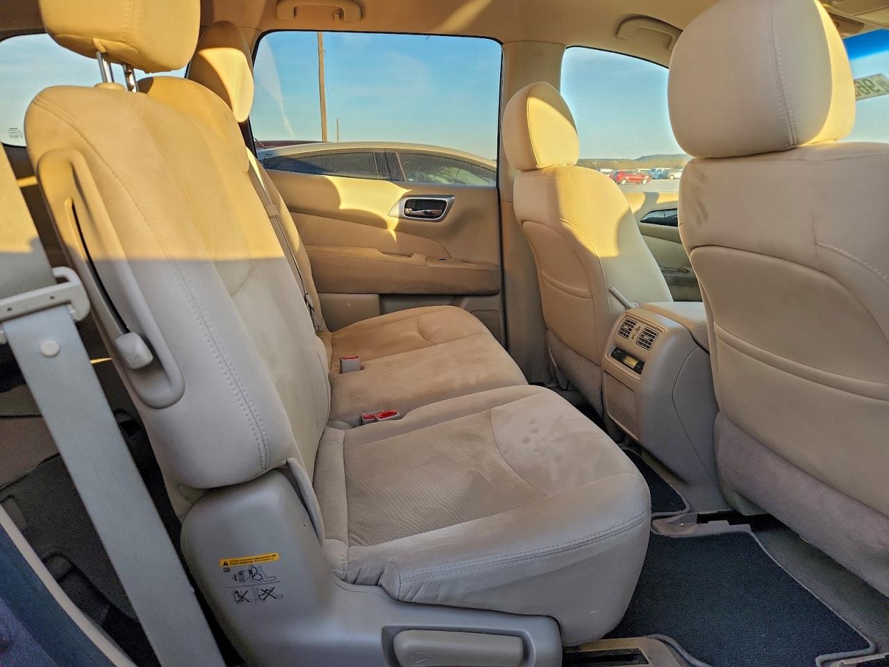 2014 Nissan Pathfinder S VIN: 5N1AR2MN9EC631911 Lot: 96300775