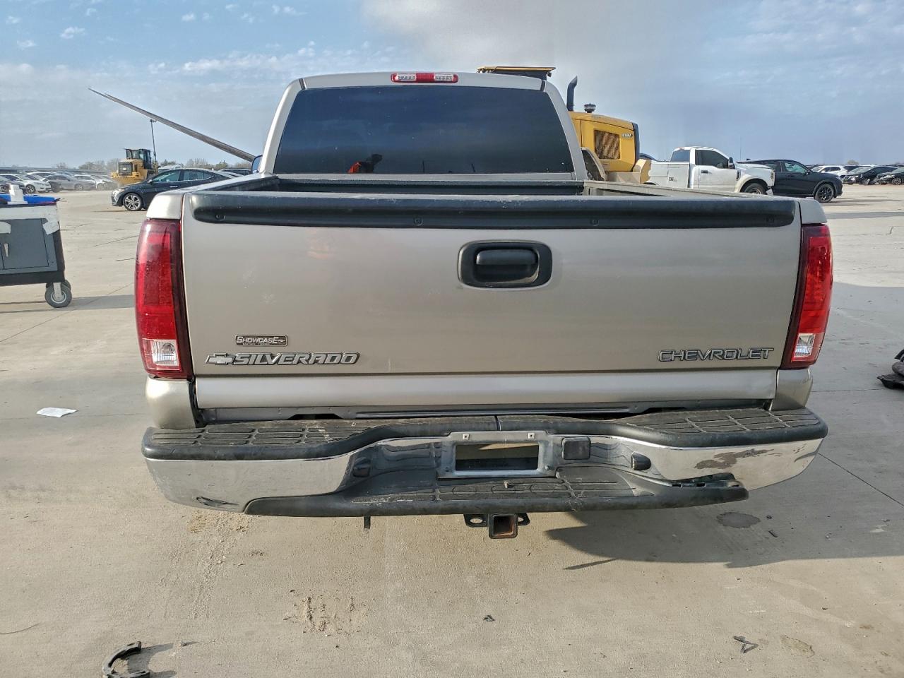 2002 Chevrolet Silverado C1500 VIN: 2GCEC19T621172556 Lot: 95393405