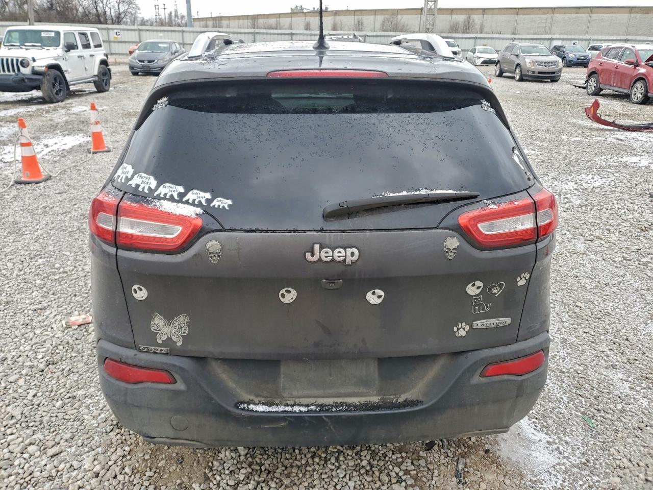 2015 Jeep Cherokee Latitude VIN: 1C4PJLCB9FW771251 Lot: 95807545
