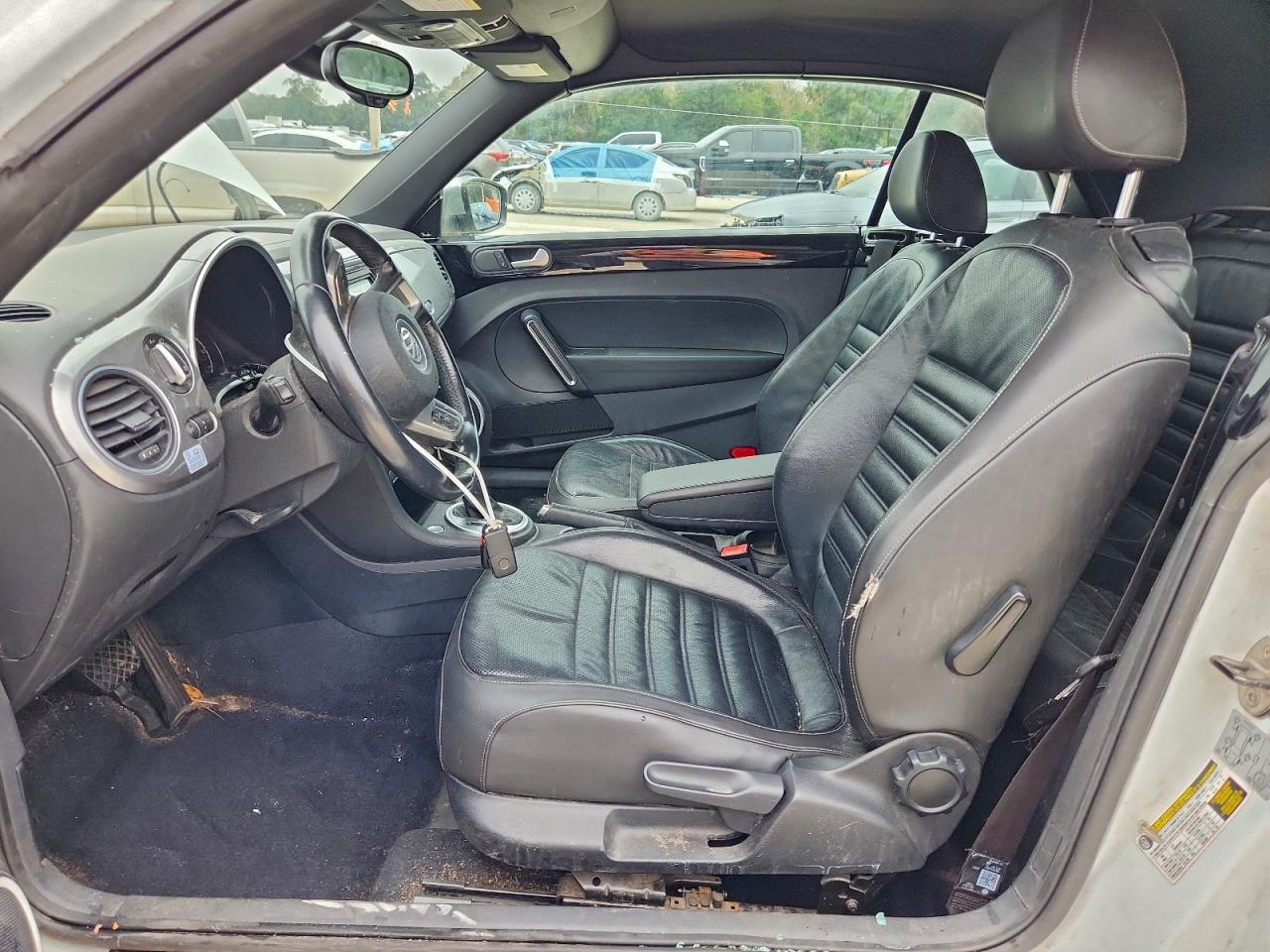 2014 Volkswagen Beetle VIN: 3VW5L7AT7EM818728 Lot: 95842295