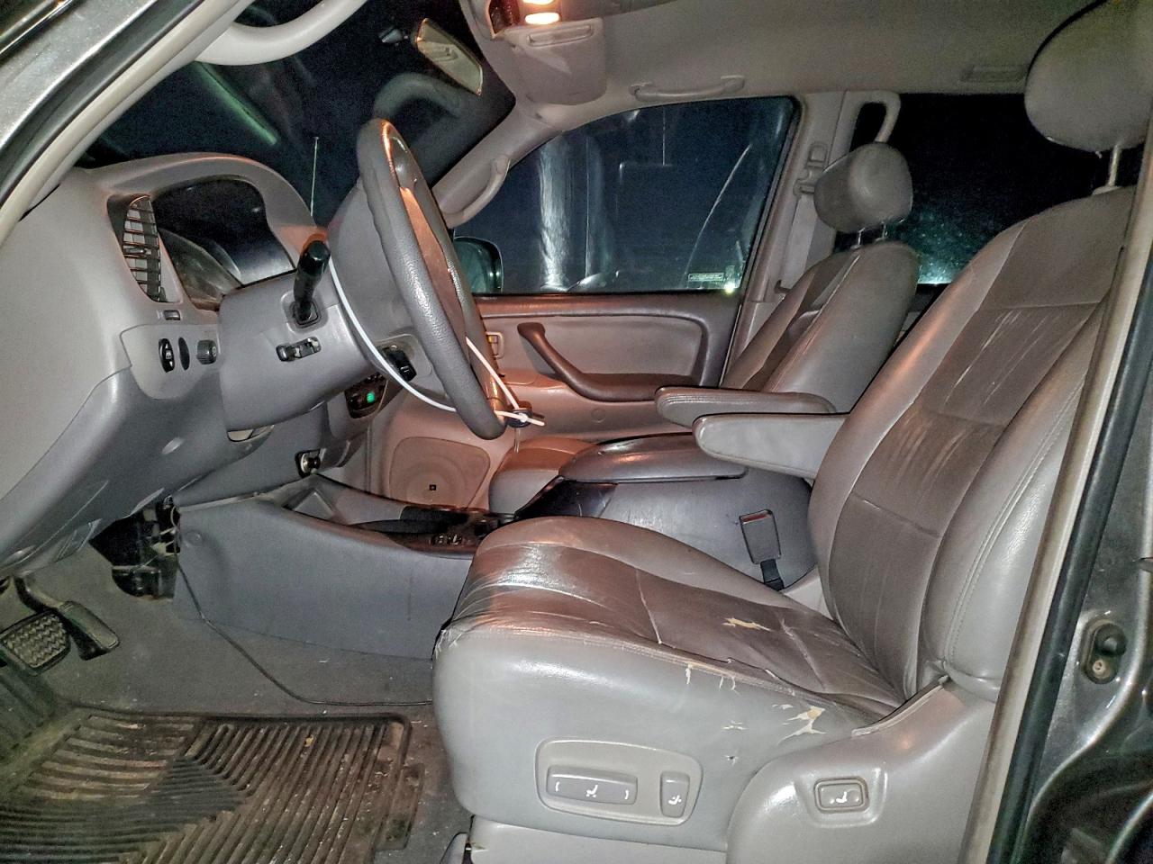 2004 Toyota Sequoia Sr5 VIN: 5TDZT34A74S230995 Lot: 91835425