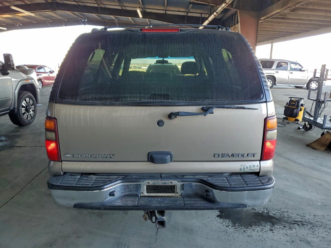 2002 Chevrolet Suburban C1500 VIN: 1GNEC16TX2J306535 Lot: 96566965