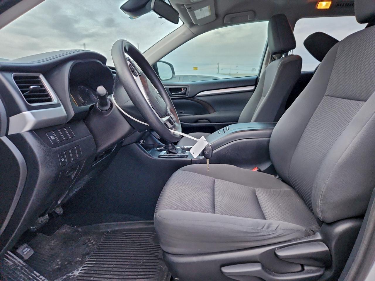 2017 Toyota Highlander Le VIN: 5TDBZRFH8HS462864 Lot: 95116825