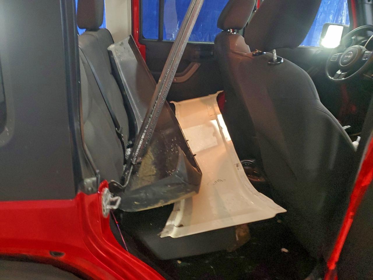 2016 Jeep Wrangler Unlimited Sport VIN: 1C4BJWDG4GL127875 Lot: 97006215