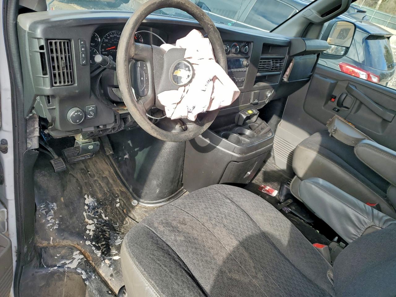 2018 Chevrolet Express G2500 Delivery Van VIN: 1GCWGAFG3J1906378 Lot: 93669765