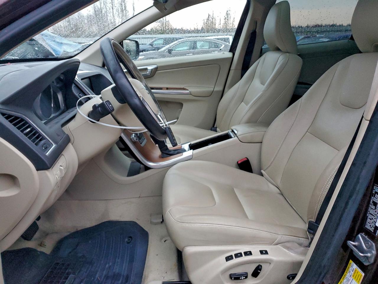 2015 Volvo Xc60 T5 Platinum VIN: YV4612RM9F2658712 Lot: 93174535