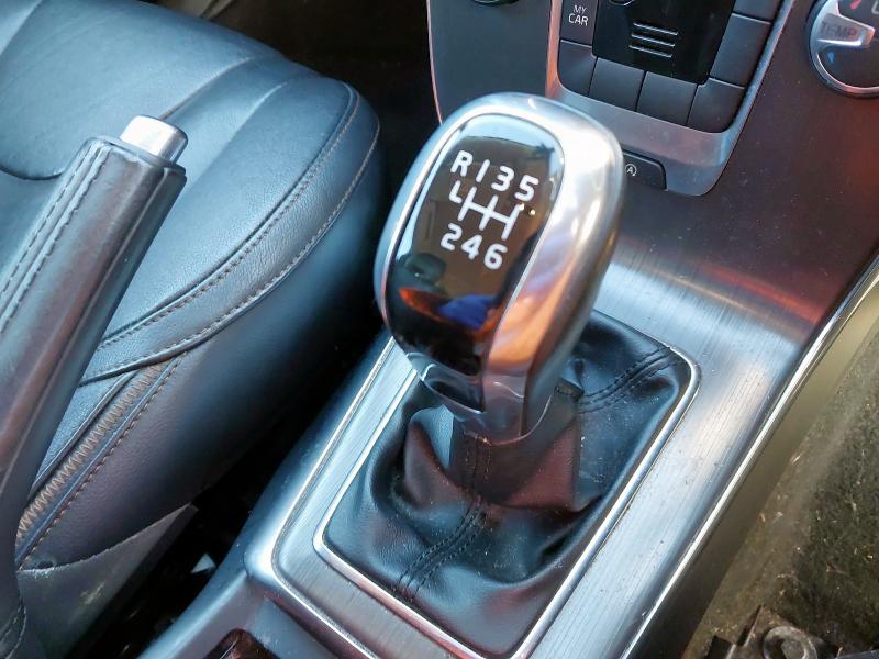 2015 VOLVO V40 D2 CROSS COUNTRY LUX NAV 5DR