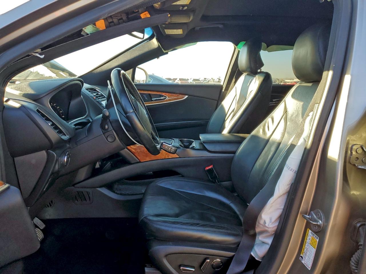 2016 Lincoln Mkx Reserve VIN: 2LMTJ8LP3GBL43637 Lot: 95768575