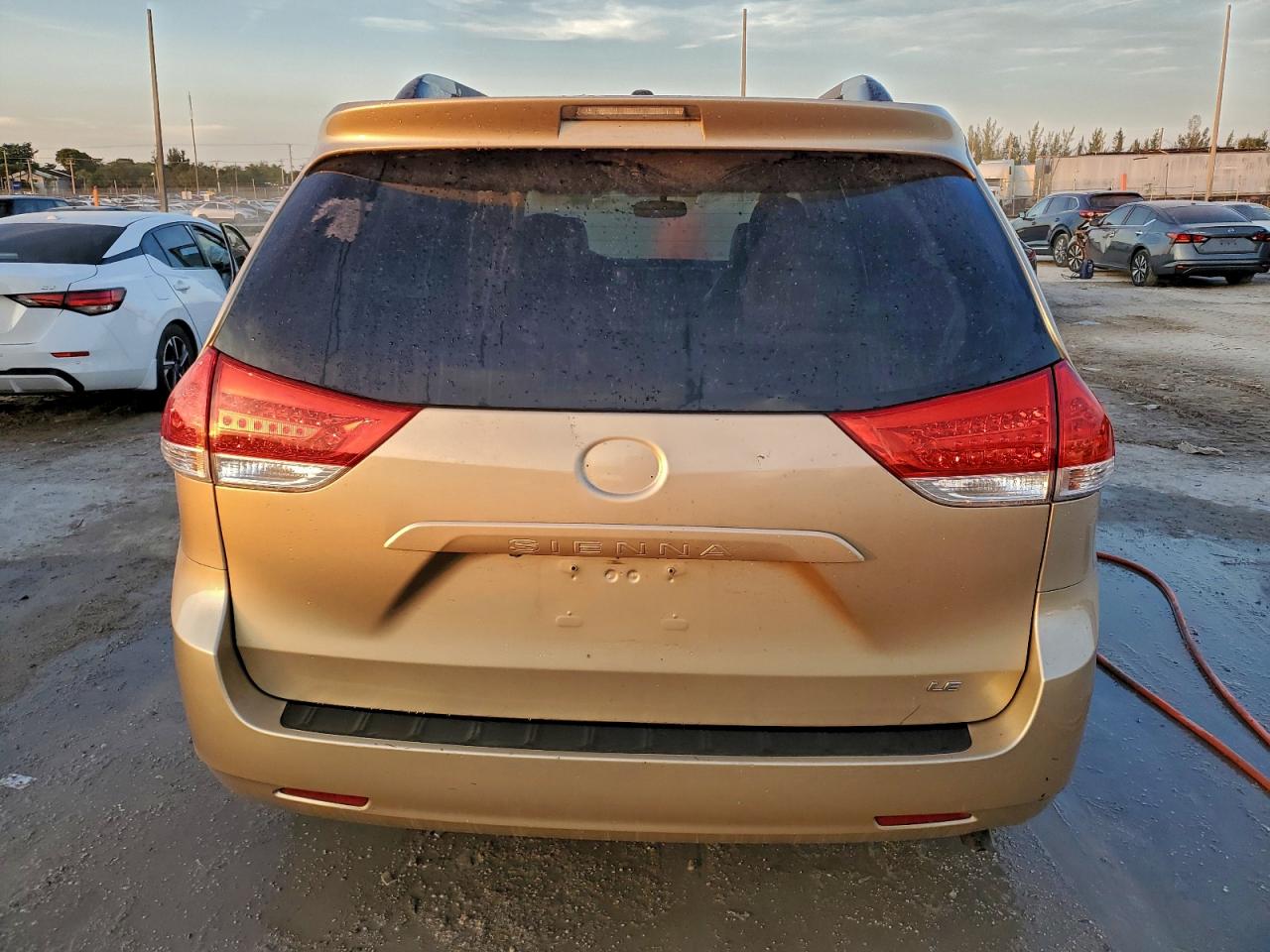 2012 Toyota Sienna Le VIN: 5TDKK3DC3CS186949 Lot: 95032445