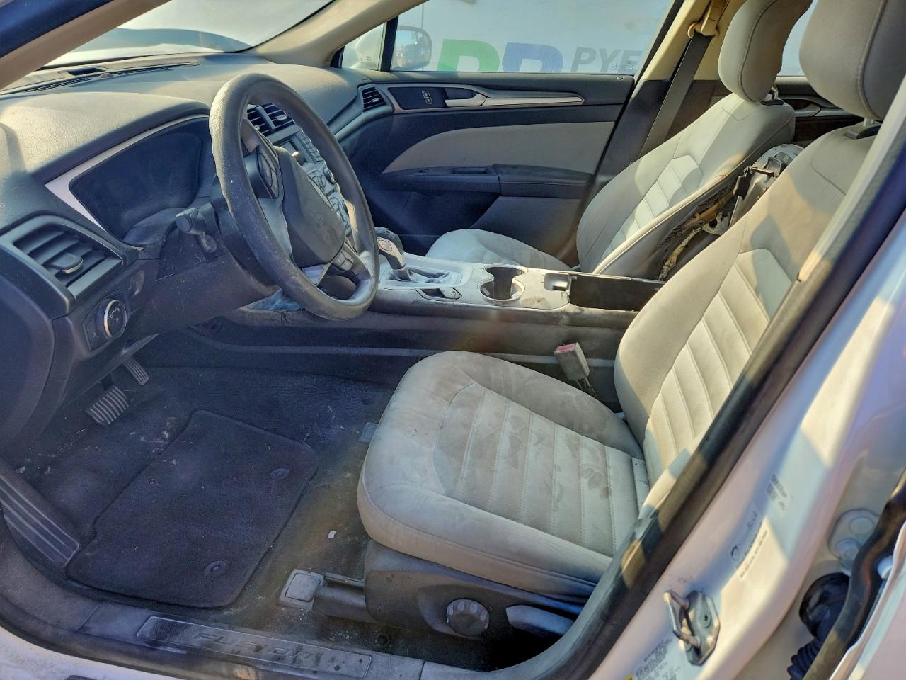 2015 Ford Fusion S VIN: 3FA6P0G70FR118251 Lot: 95202685