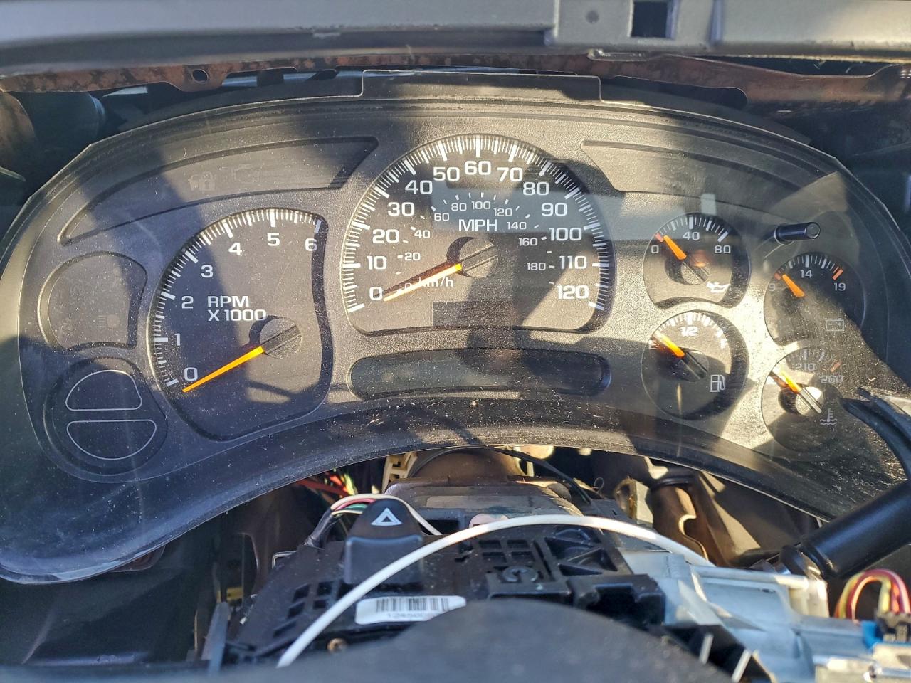 2004 GMC Yukon VIN: 1GKEK13T54J321368 Lot: 94808635