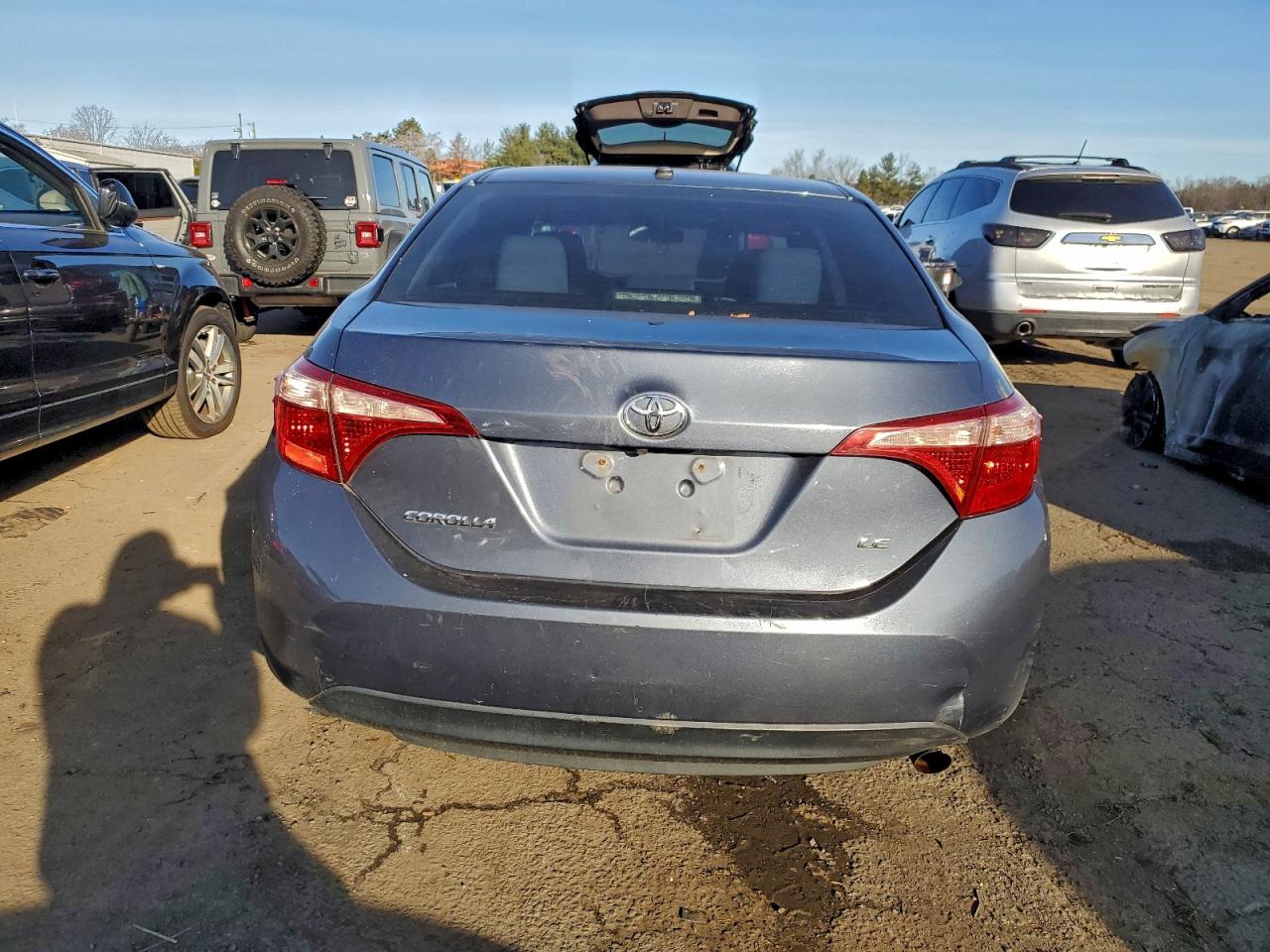 2018 Toyota Corolla L VIN: 2T1BURHE3JC036497 Lot: 95823885